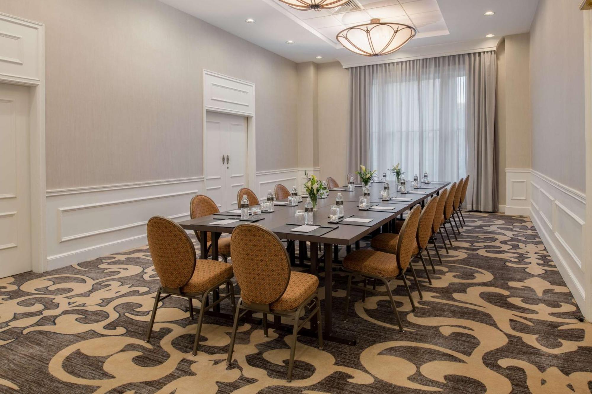 The Roosevelt - Waldorf Astoria & Hotel New Orleans