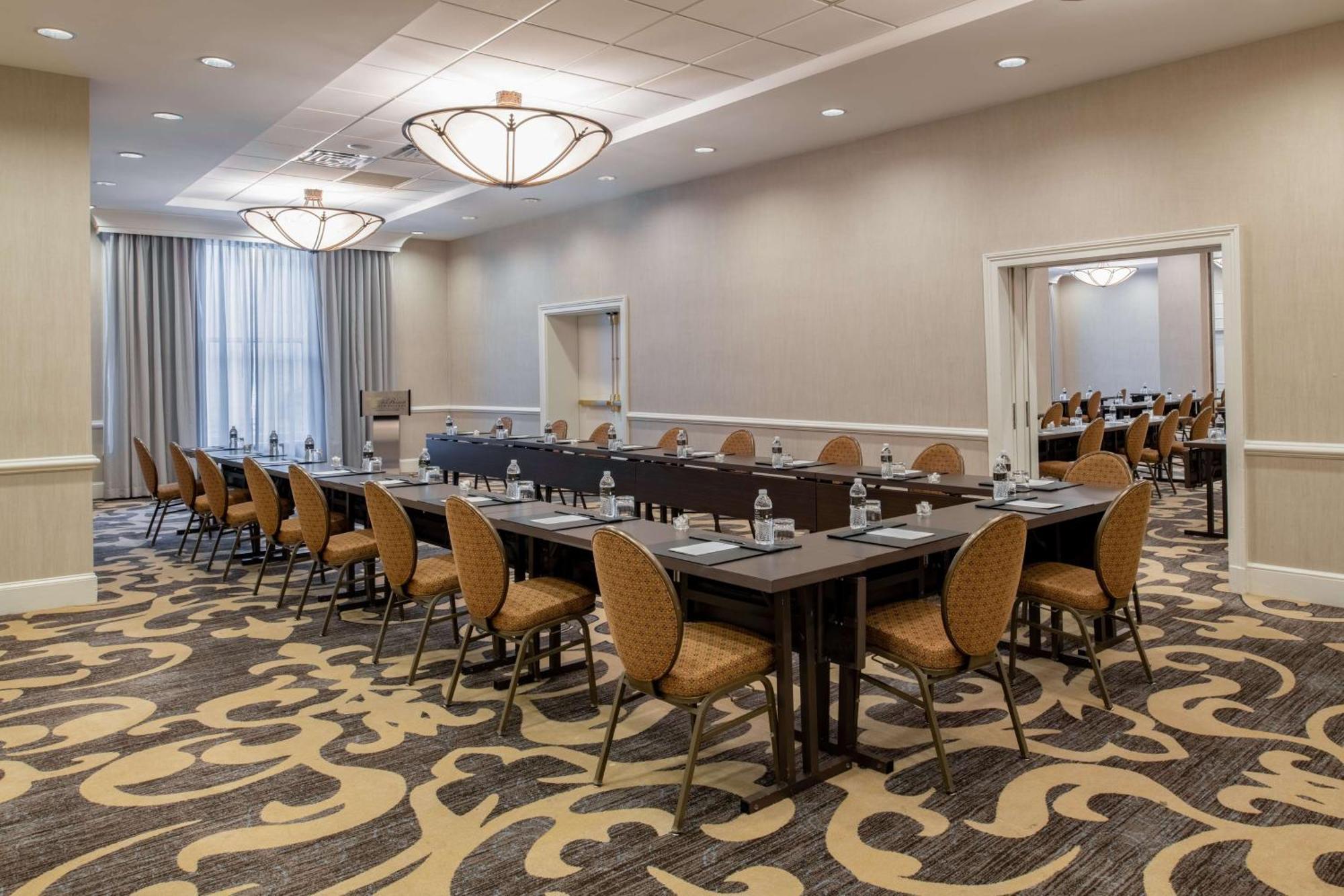 The Roosevelt - Waldorf Astoria & 5* New Orleans